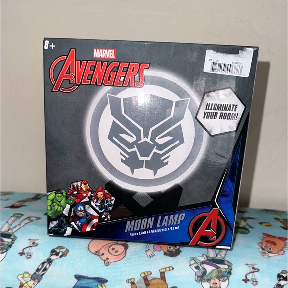 NIB Marvel Black Panther Icon Multi-Color Moon Lamp - Picture 8 of 9